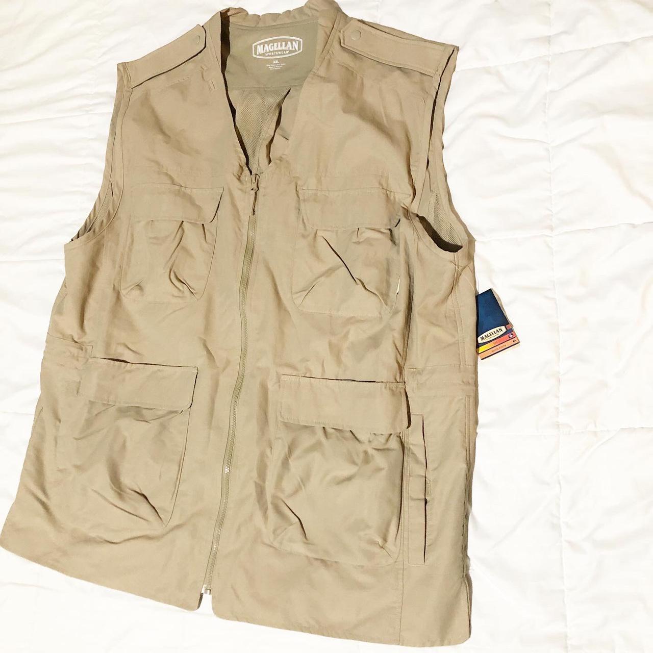Magellan sportswear adventure vest size XXL (new... - Depop