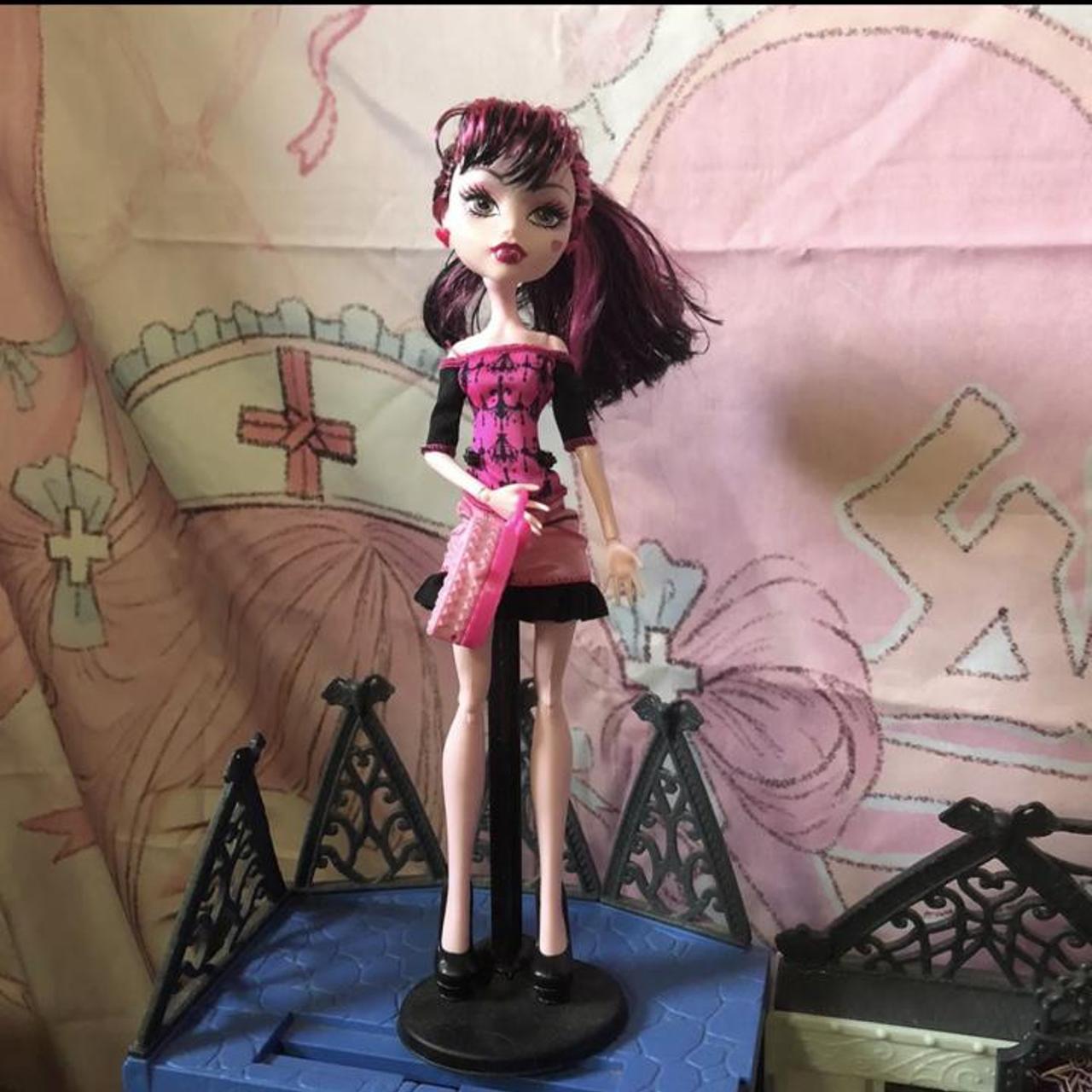 Product Image 1 - Monster high doll Draculara scaris