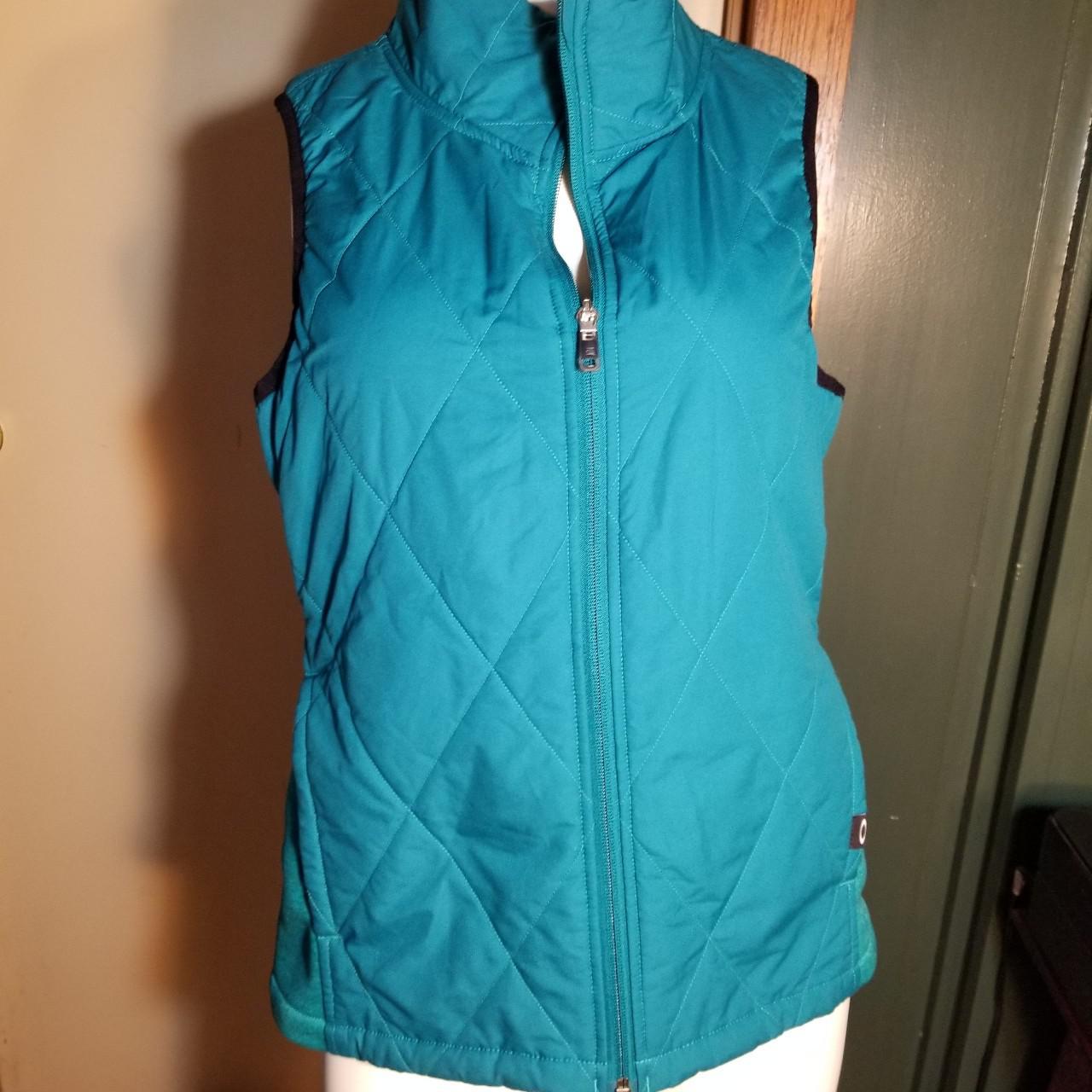Oakley Womens Full Zip Vest Size Medium. Like new.... Depop