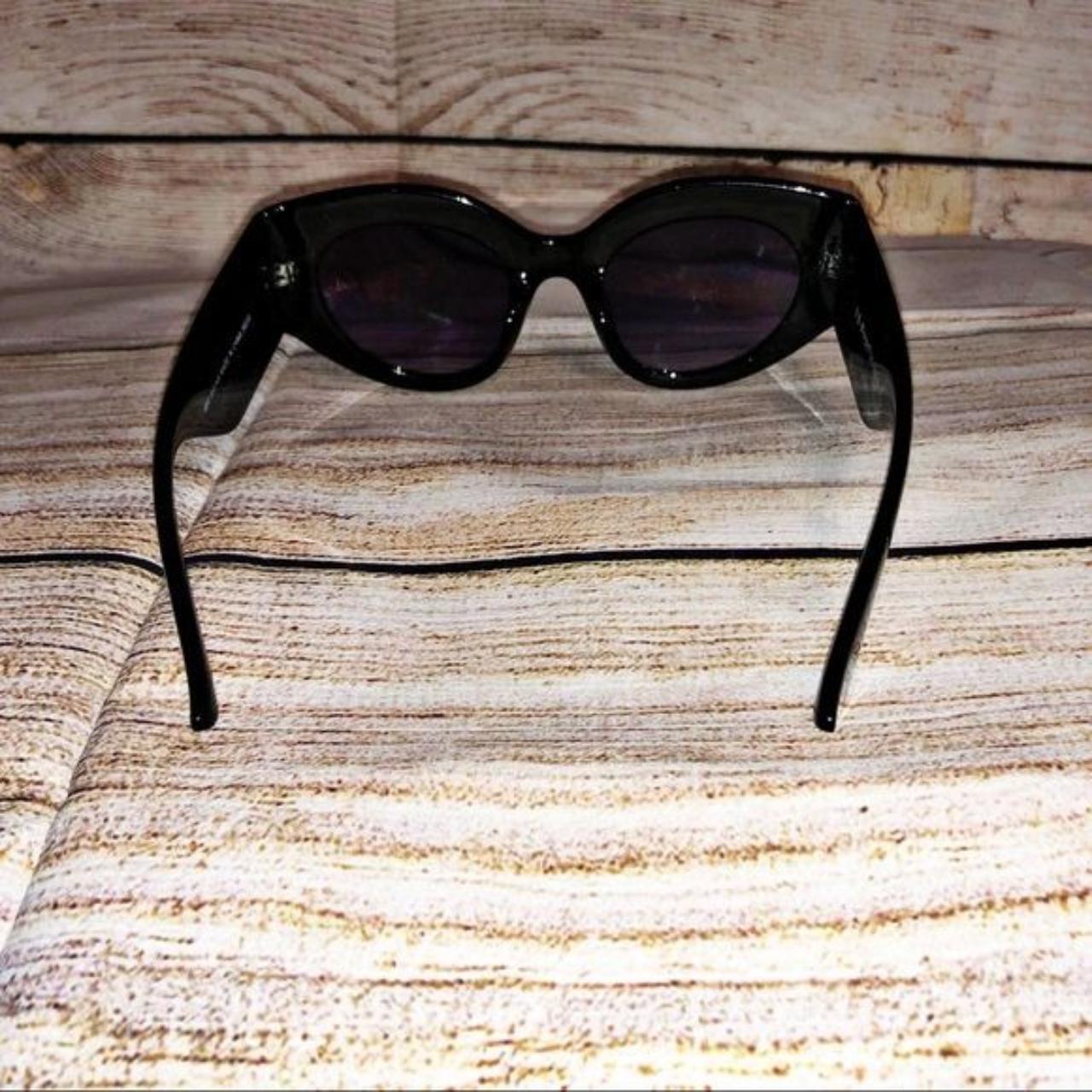 Product Image 3 - A.J. Morgan Black Flattery Sunglasses.
Black