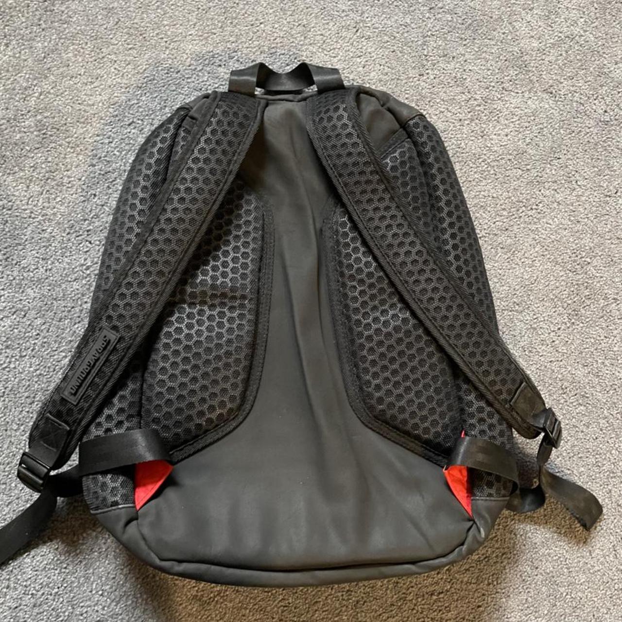 SprayGround Backpack - zipper is broke -little - Depop