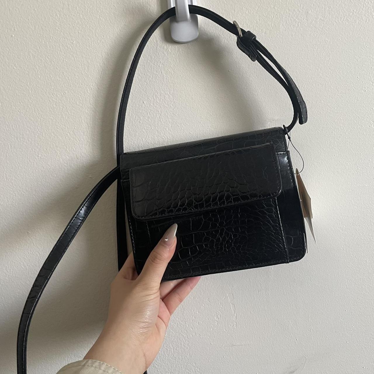 Black Pocketbook purse 📞🕷 I love this bag w almost... Depop