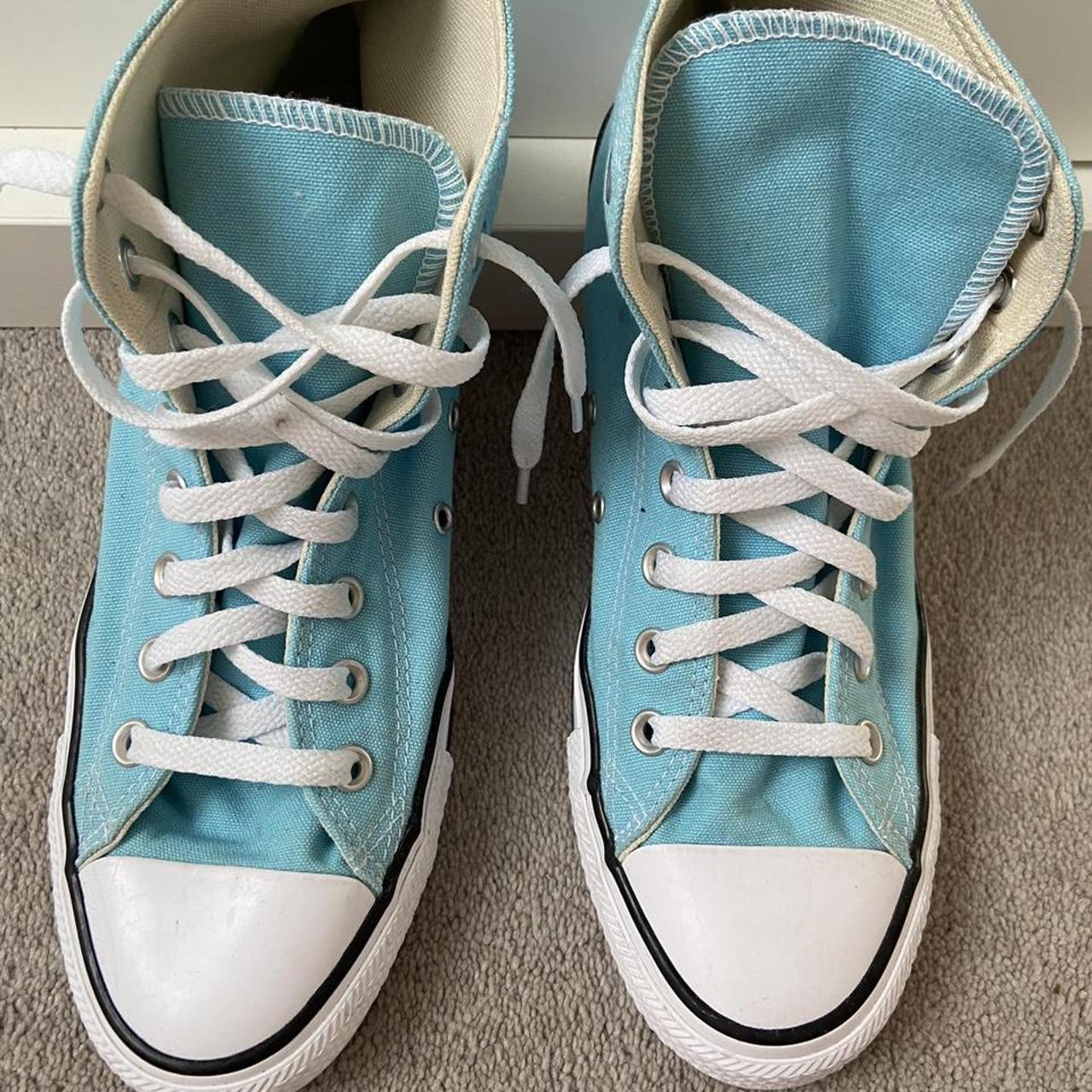 Converse Women's Blue and White Trainers | Depop