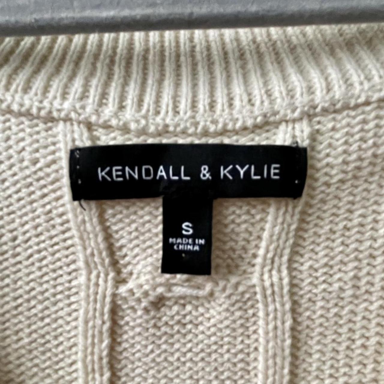 cream oversized sweater vest from the kendall and... - Depop