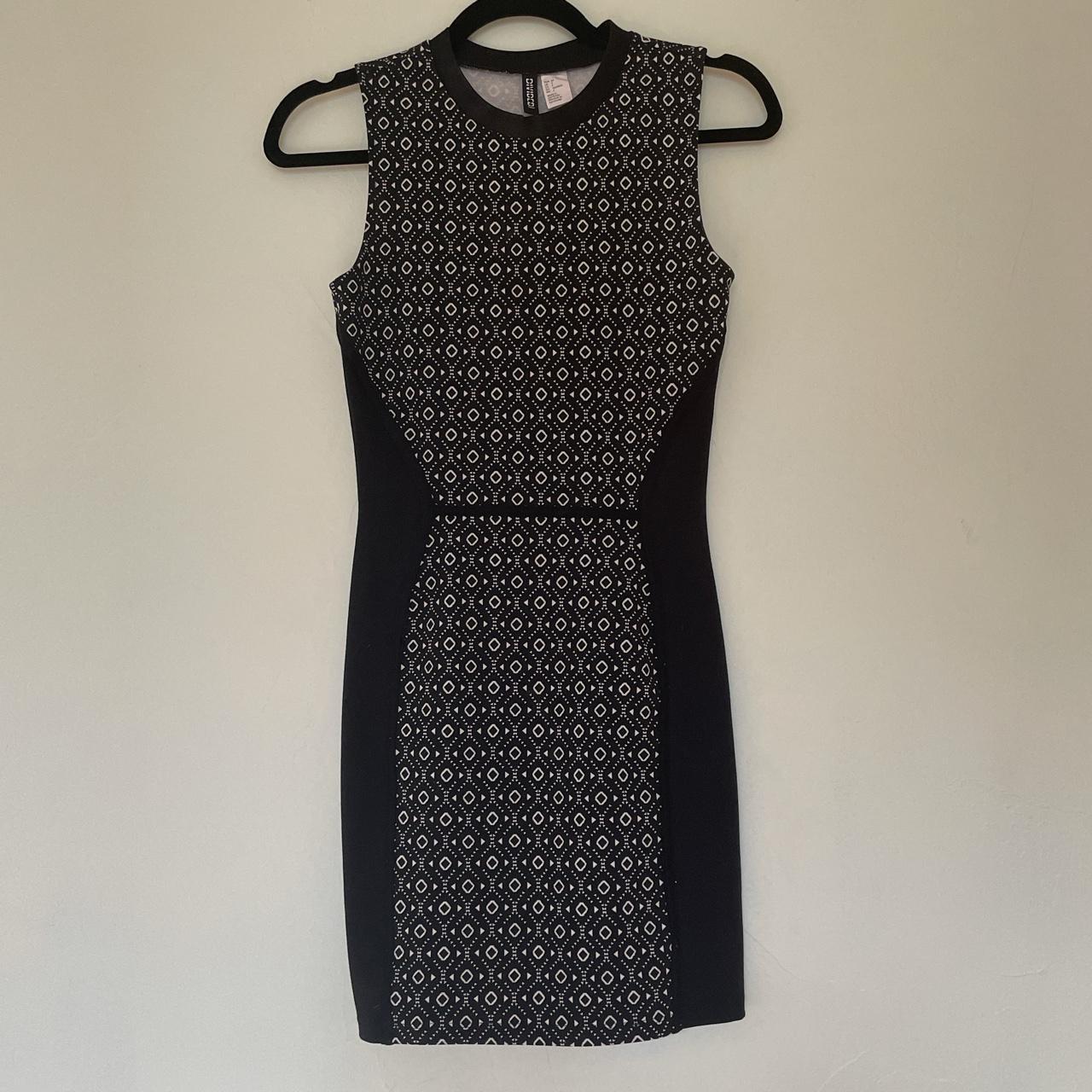 H&M DIVIDED black patterned, sleeveless body con... - Depop