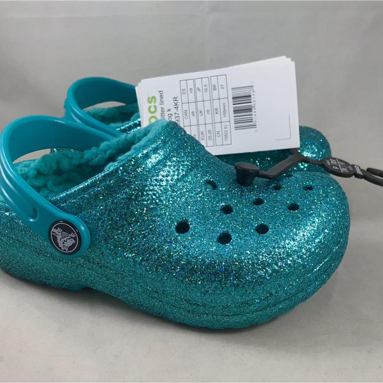 green fur crocs