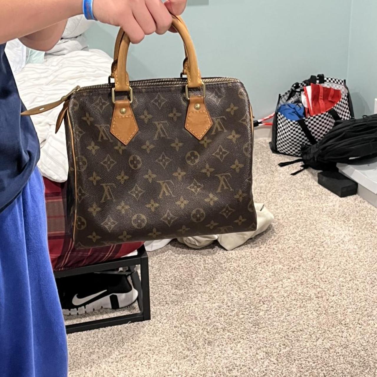 LOUIS VUTTION VINTAGE SPEEDY 25 dm me if you have... Depop