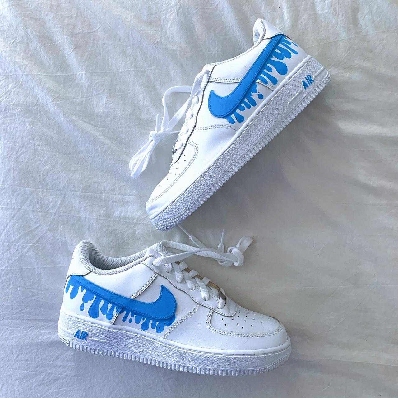 Nike Women's Blue and White Trainers | Depop