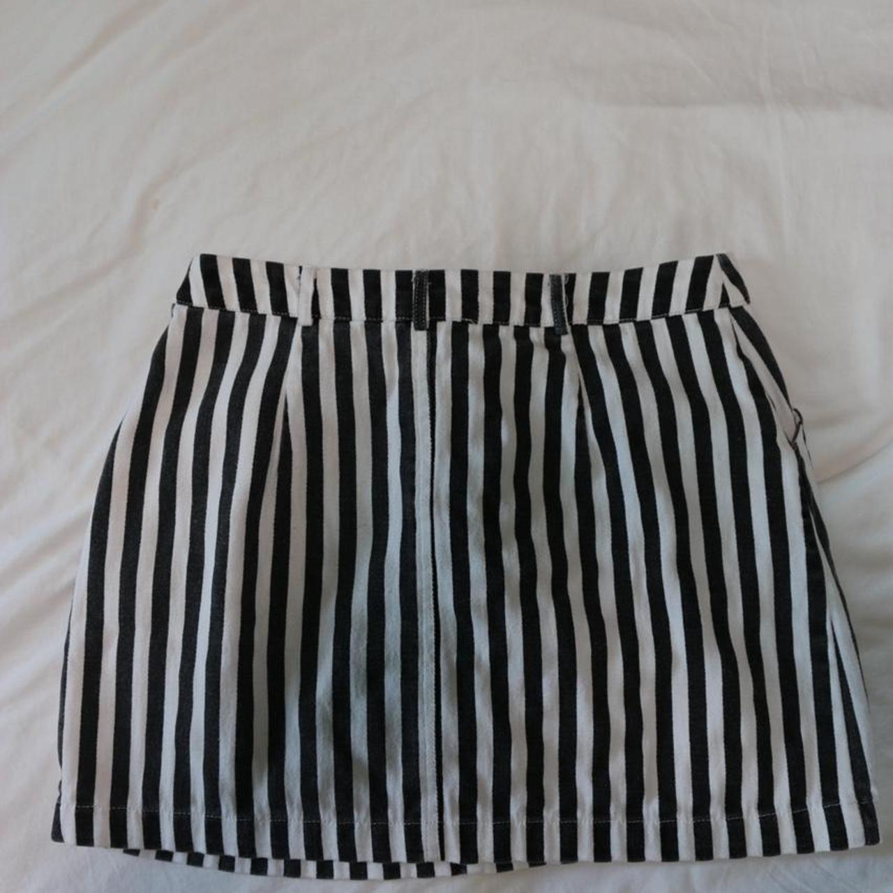 Black and white striped skirt forever 21 best sale