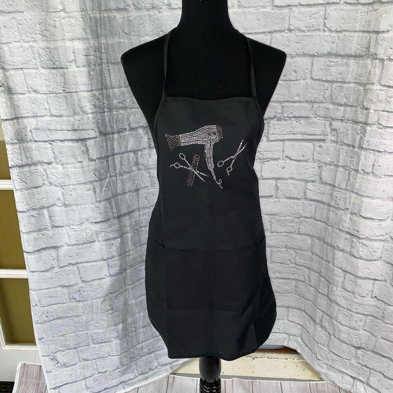 Big accessories cosmetologist apron w/front pockets... Depop