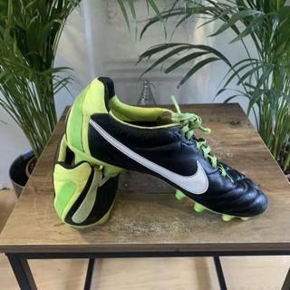 Black, Green and white Nike tiempo Astros Been warn - Depop