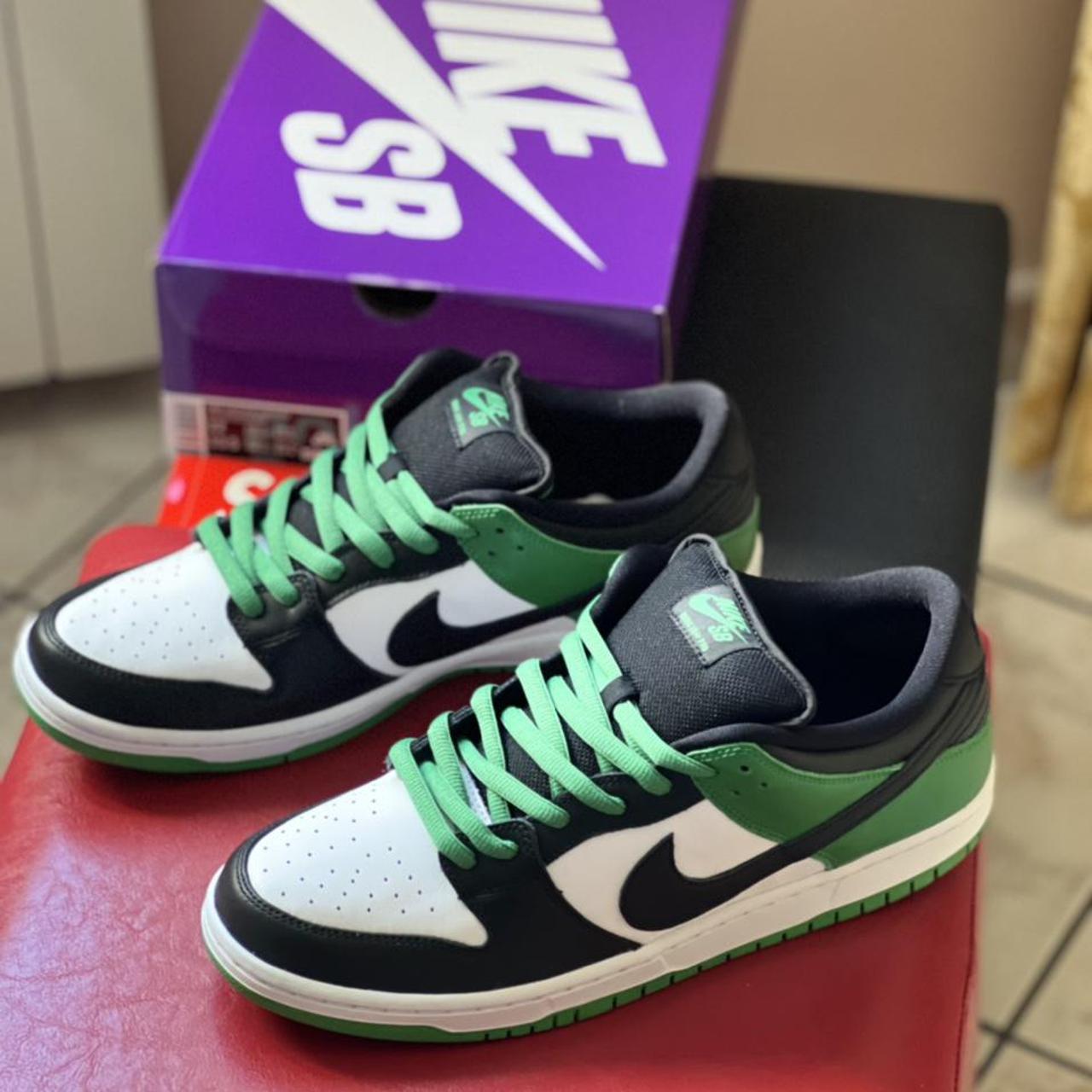 Nike SB Dunk Low Classic Green US12 - Depop