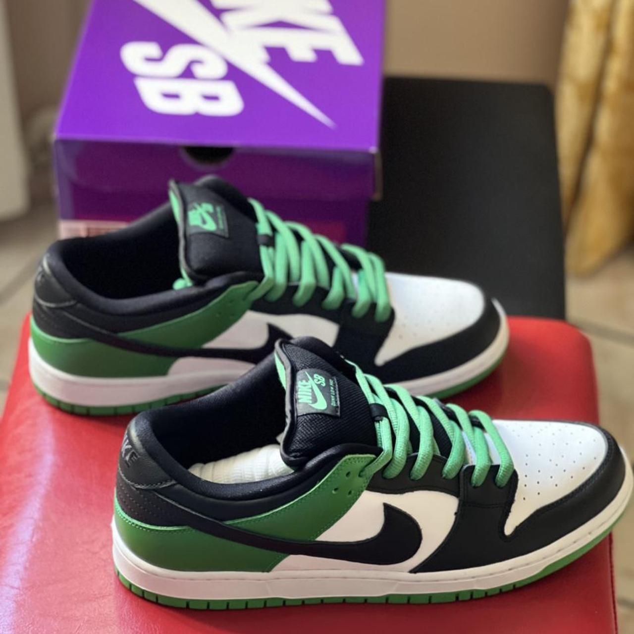 Nike SB Dunk Low Classic Green US12 - Depop