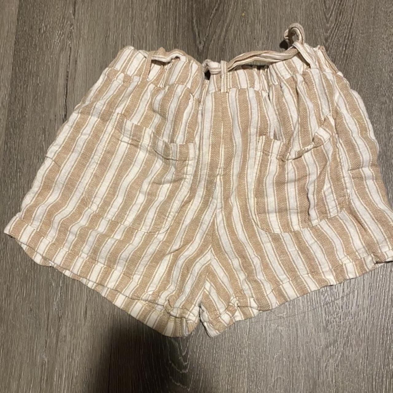 Belle de Mer Women's Tan and White Shorts (2)