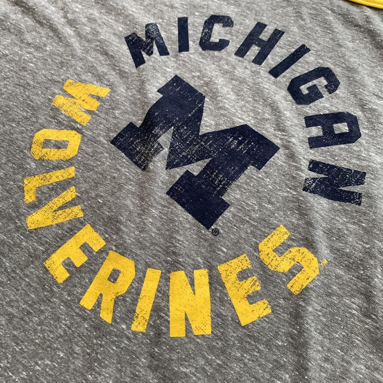 Russell Athletic Men's Grey and Yellow T-shirt (2)