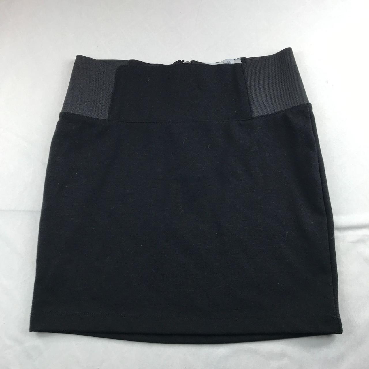 Charlotte Russe Mini Bodycon Skirt Size S Side... - Depop