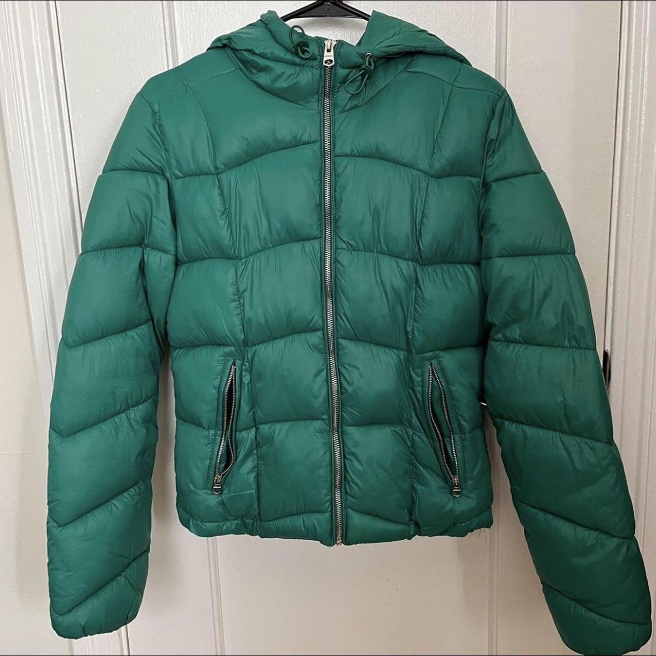 Bershka emerald green cropped puffer - Depop