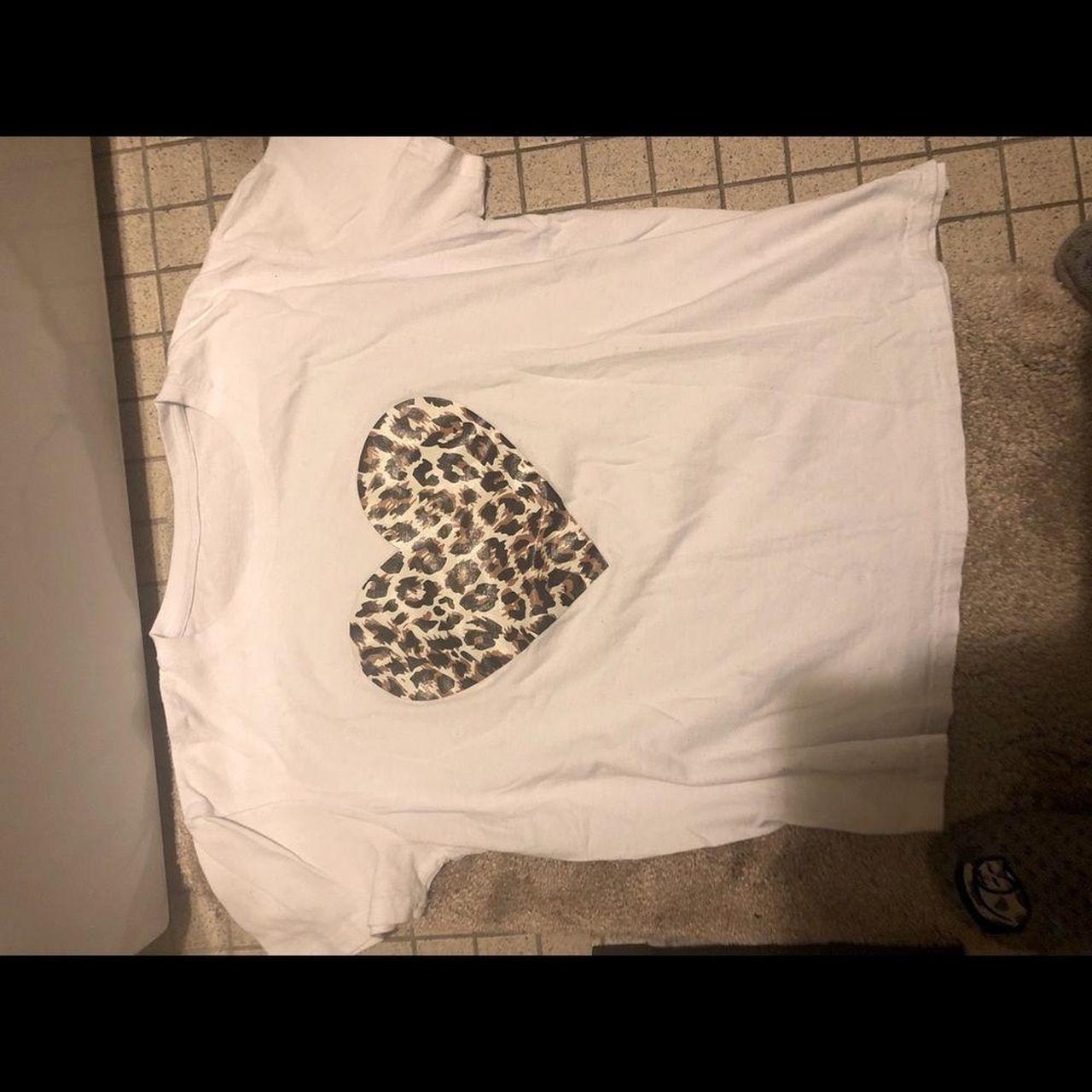 Product Image 1 - White tee with animal print