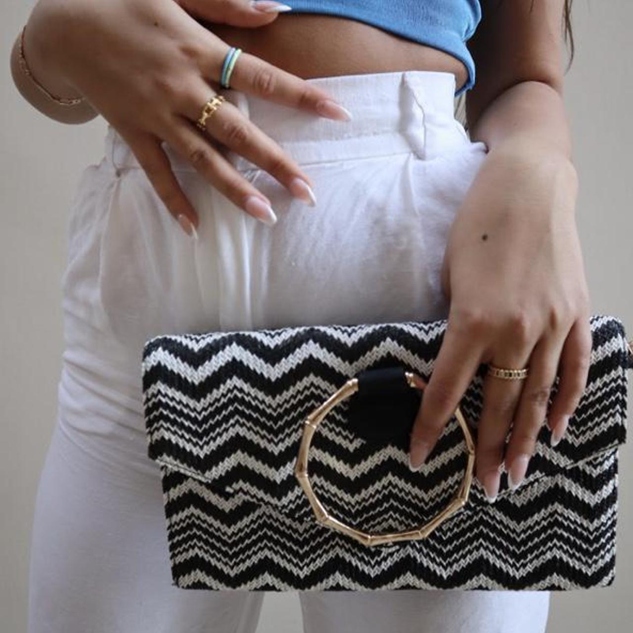 Zig Zag Pattern Clutch Handbag 🖤 Includes wristlet... Depop