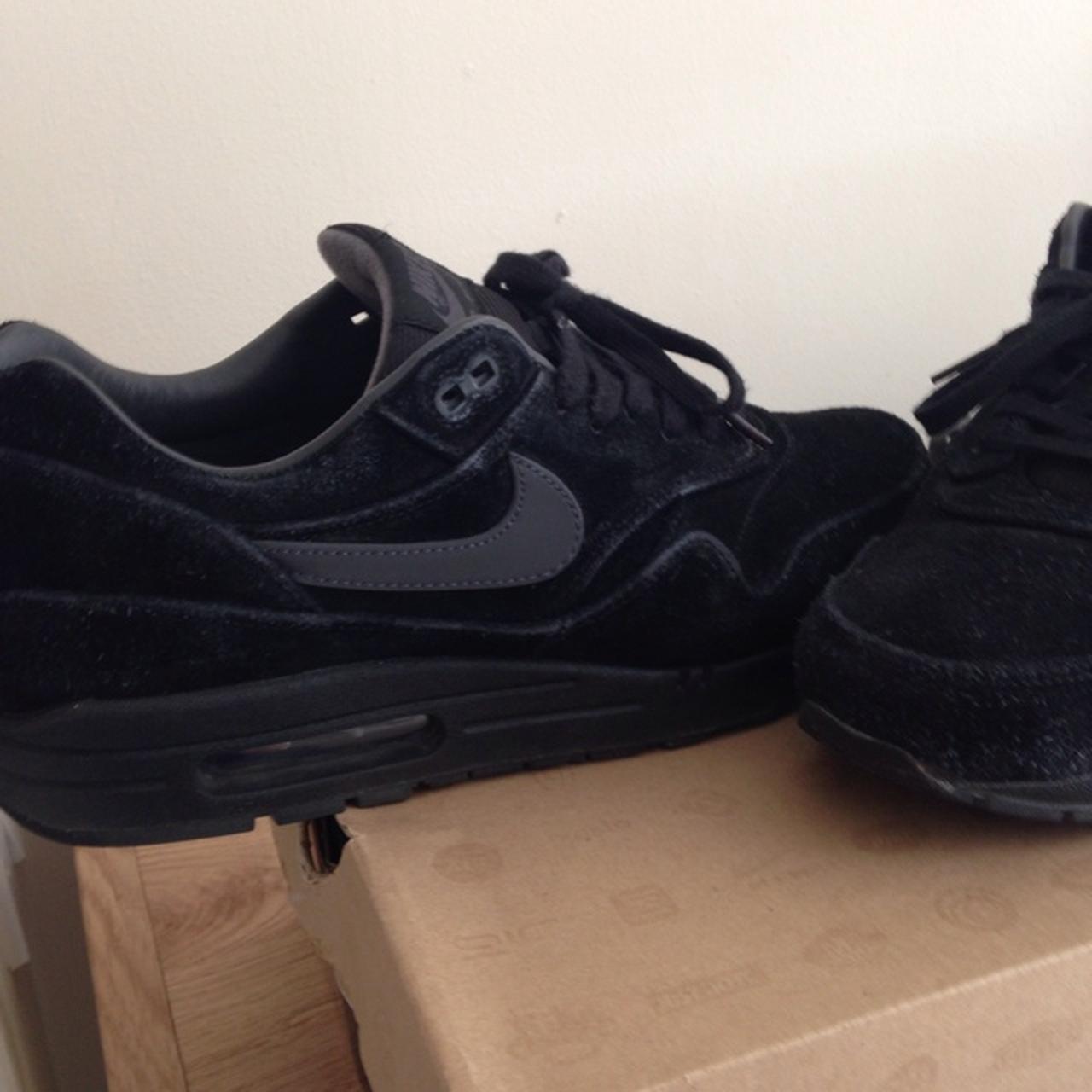 Nike air max on sale 9 black suede