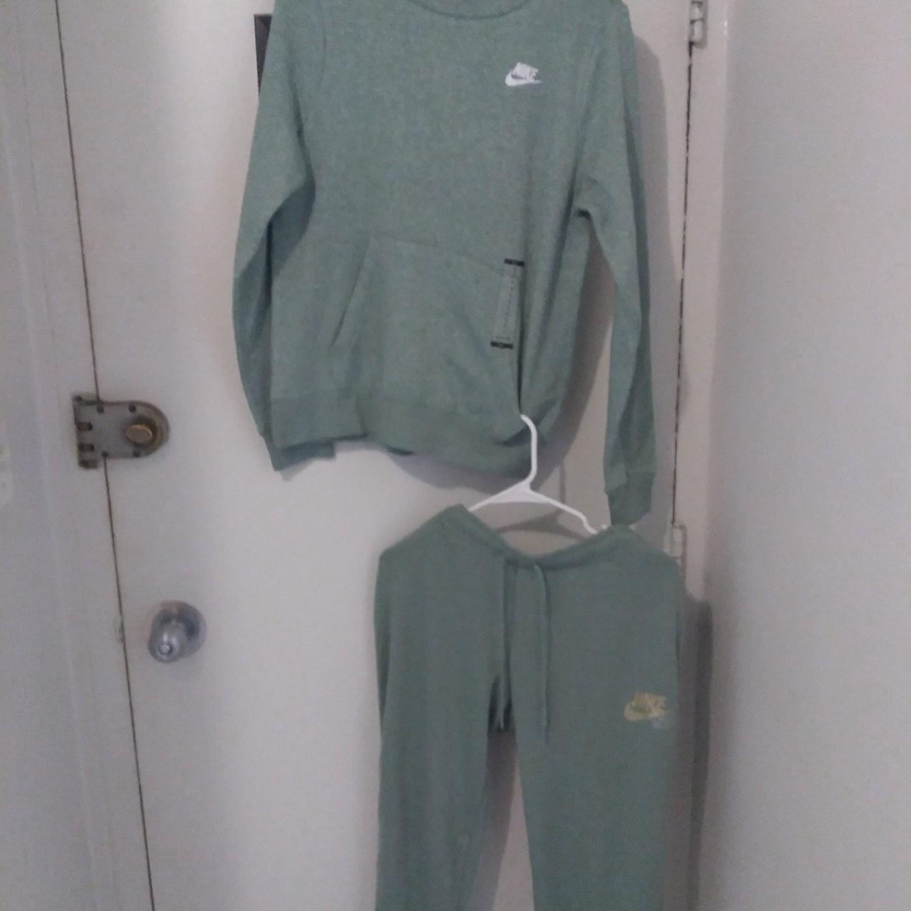 nike jumper green