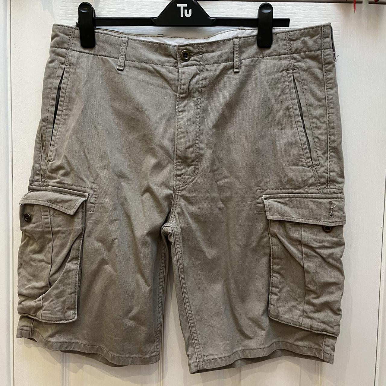 Levi’s Cargo Short ideal for work, hard... - Depop