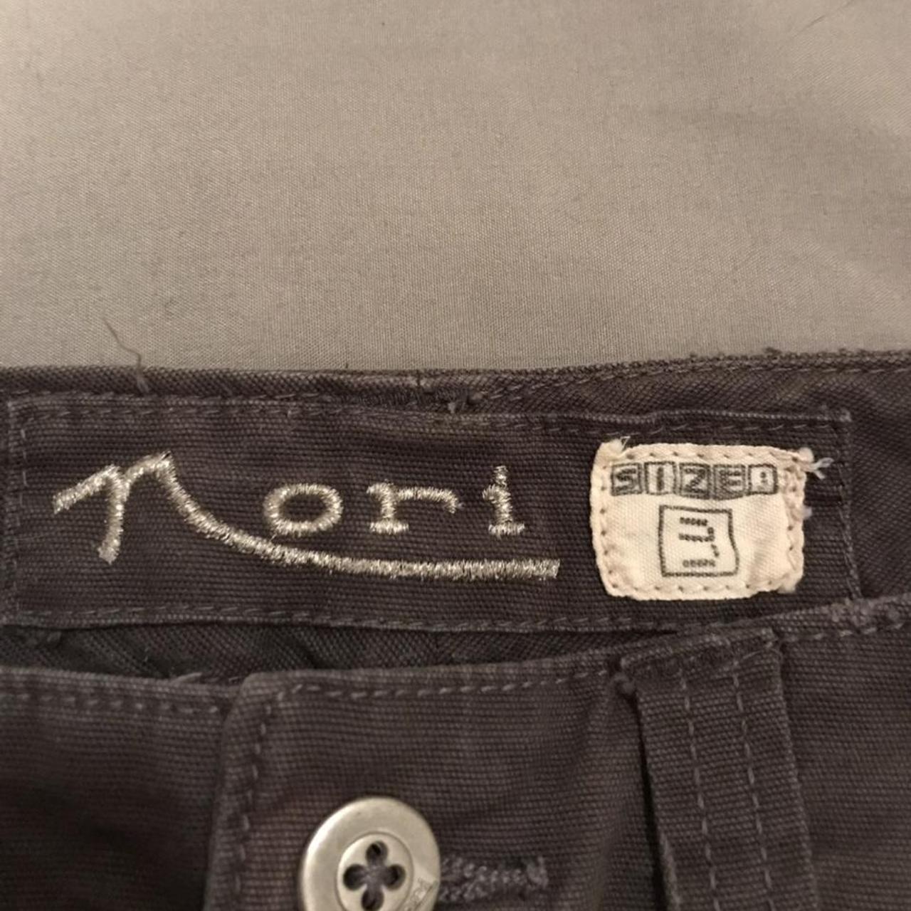 size 3 nori low rise cargo pants missing one button... - Depop