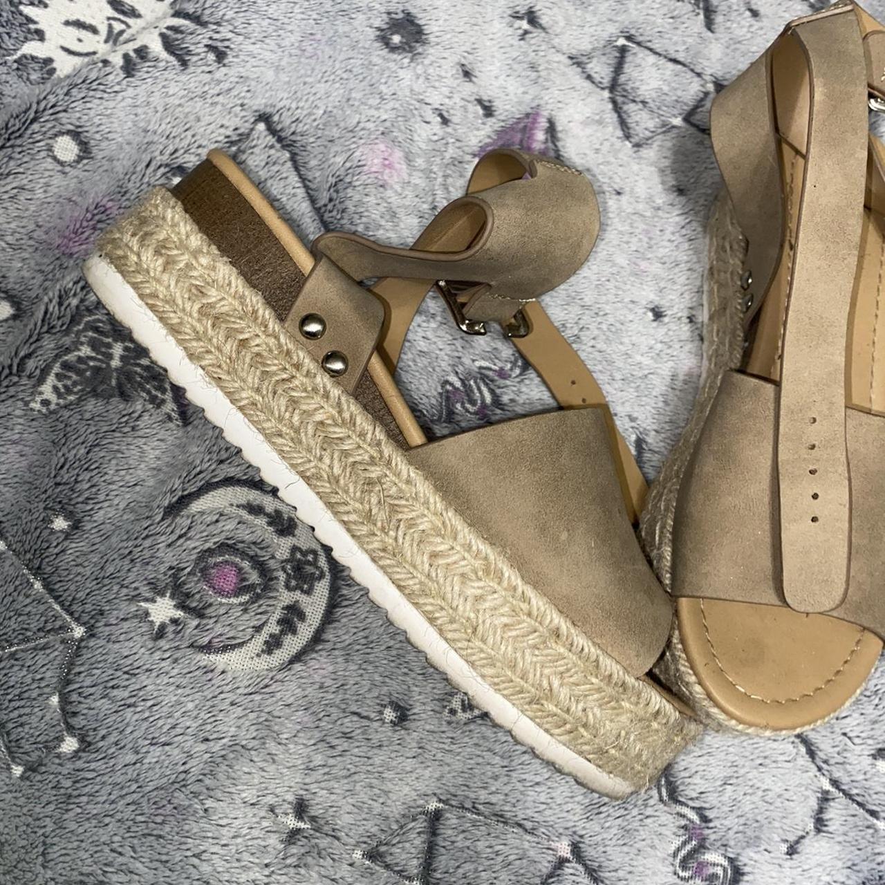 Product Image 1 - Super cute sandals/ wedges. #soda