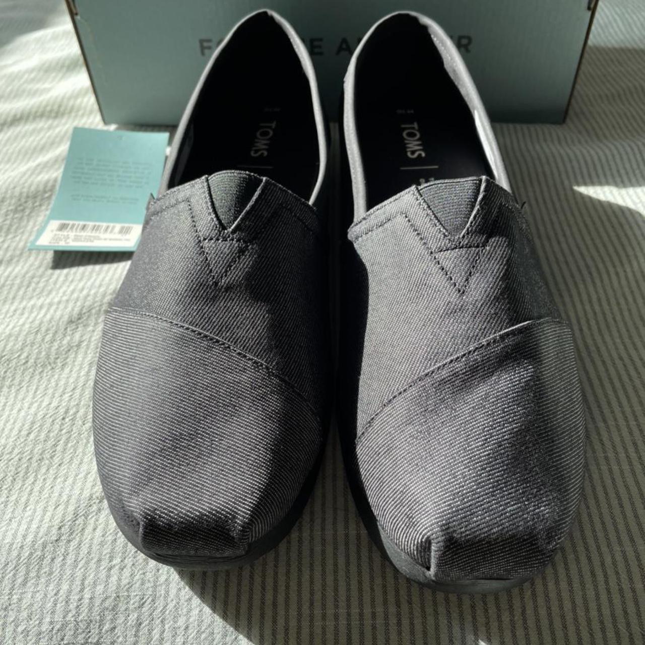 Mens toms best sale size 10