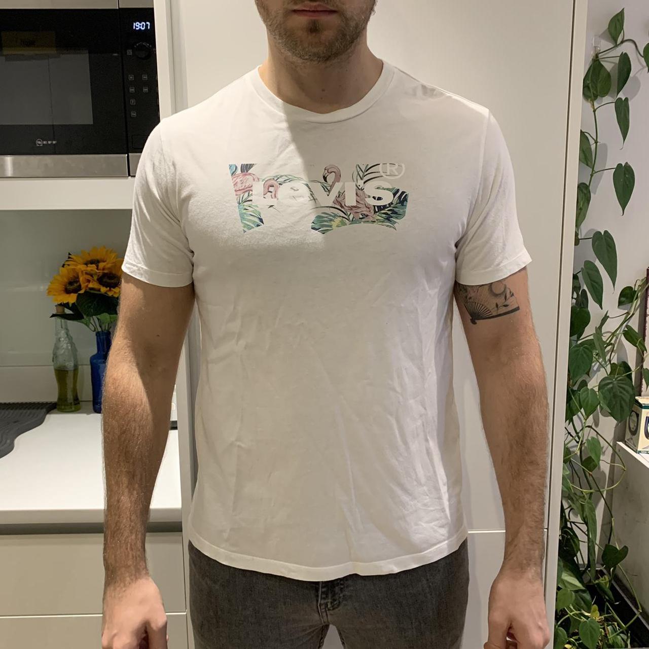 levi's flamingo t shirt