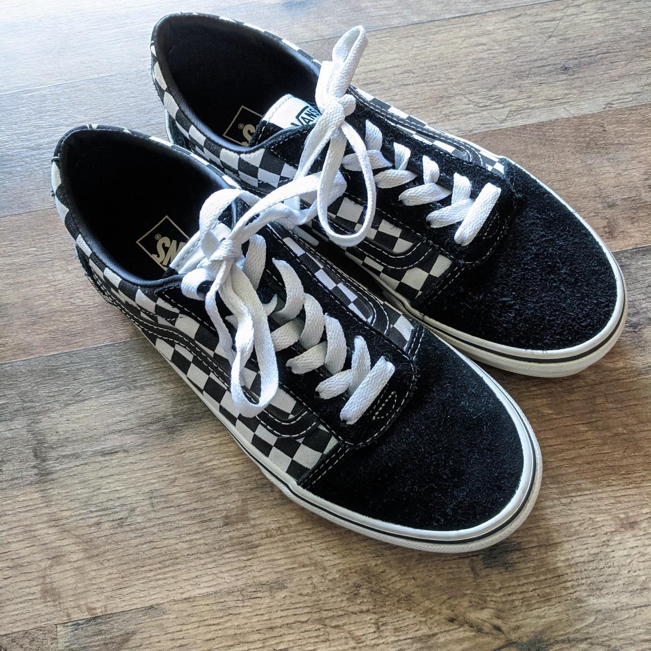 Checkered store tie vans