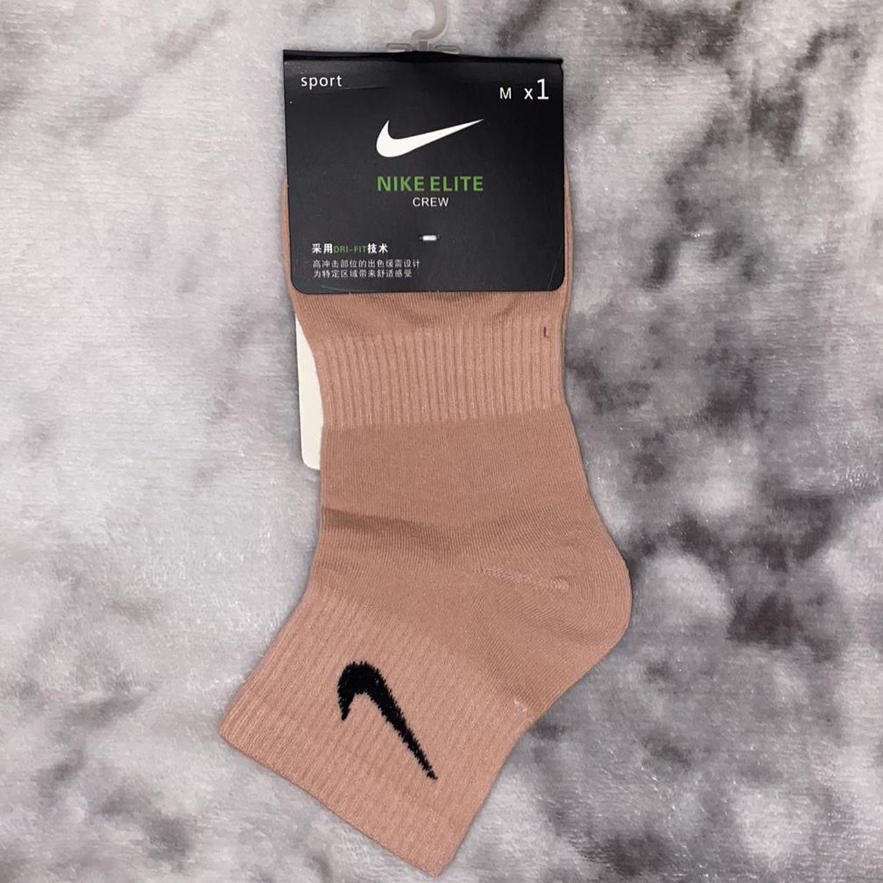 nike socks size m