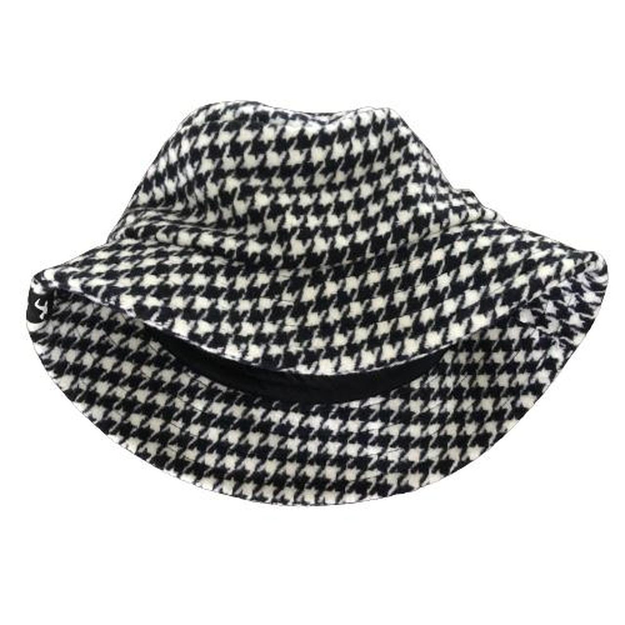 Hollister Co. Women's Black and White Hat Depop