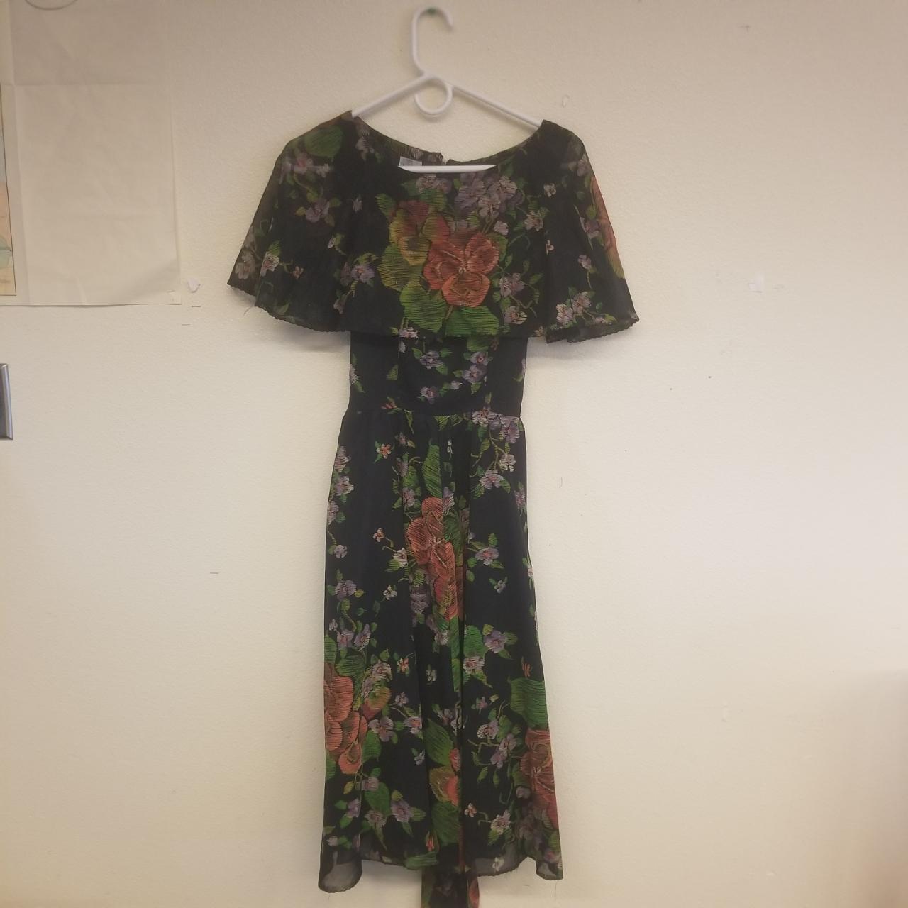 Floral - Summer Dress - Size 0 - Depop