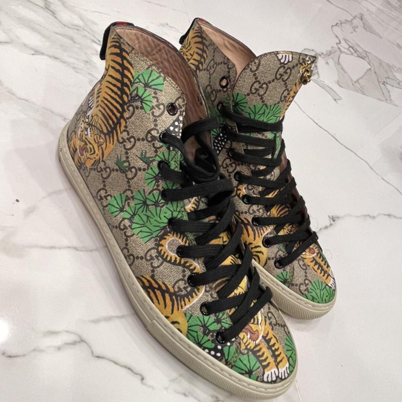 スニーカー Burberry Women's Sneakers Green Fabric Product: Burberry Vintage Check Sneakers Color: | Depop