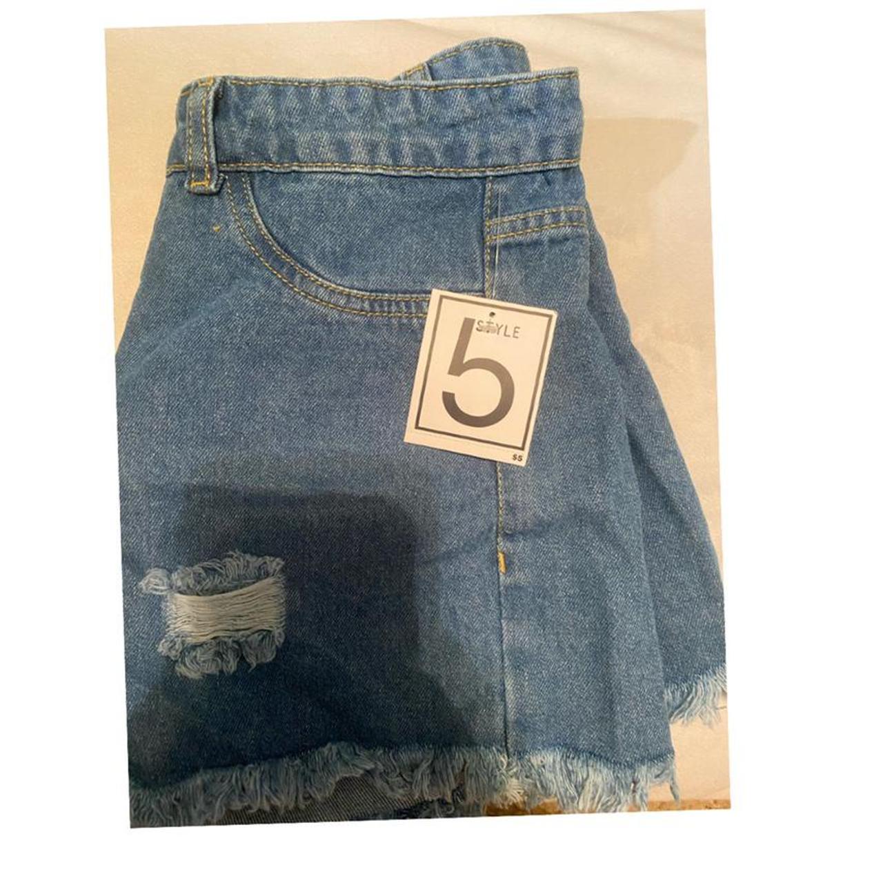 5 style Jean shorts Size medium 😀 - Depop