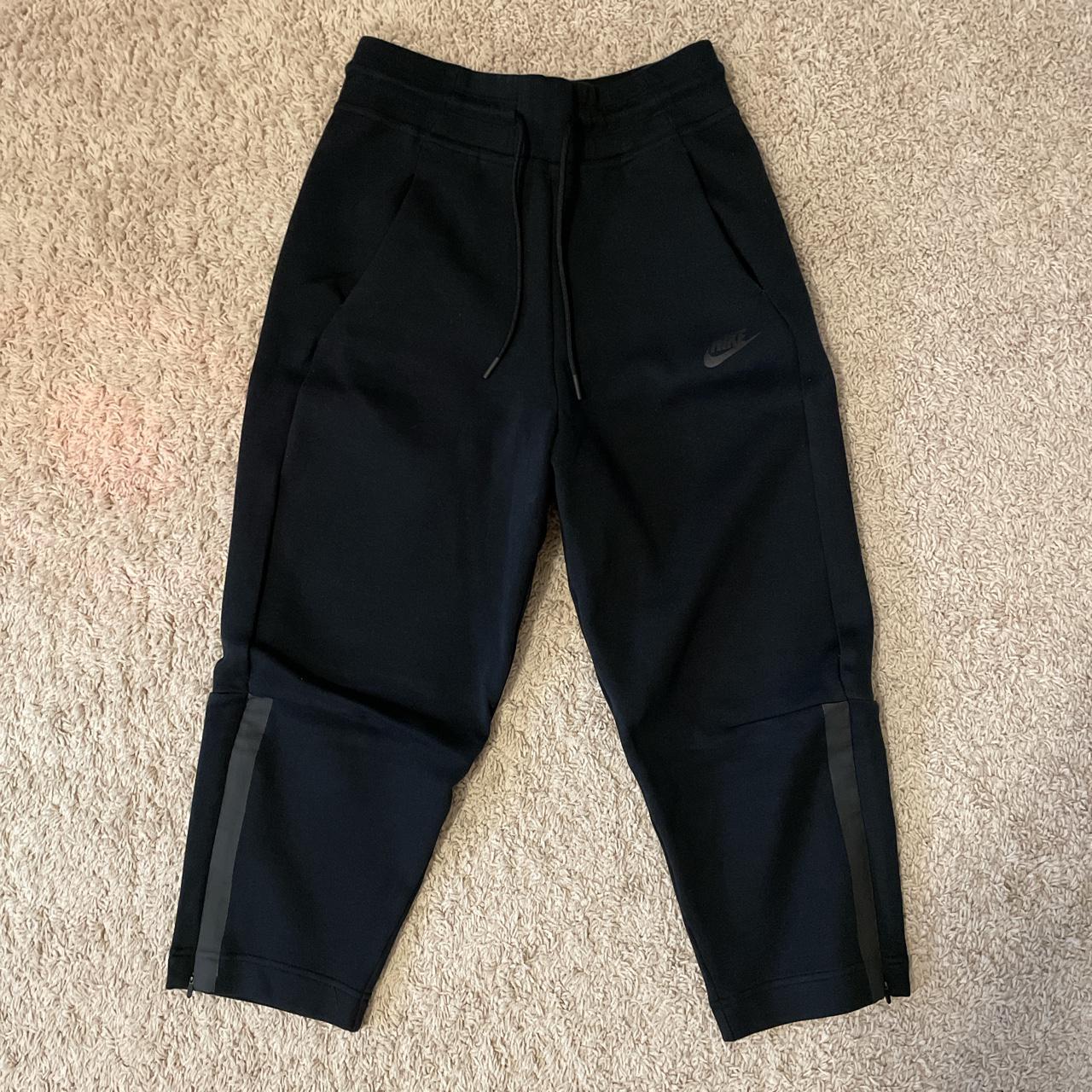 Women’s Nike Tech Fleece Capri Pant. Almost like... - Depop