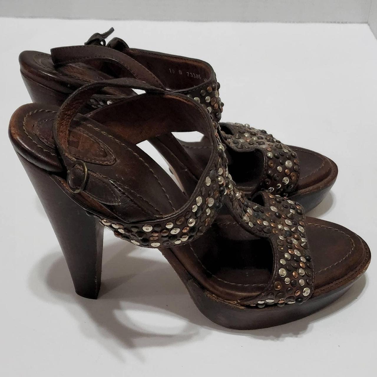 Frye Women's Silver and Brown Sandals | Depop