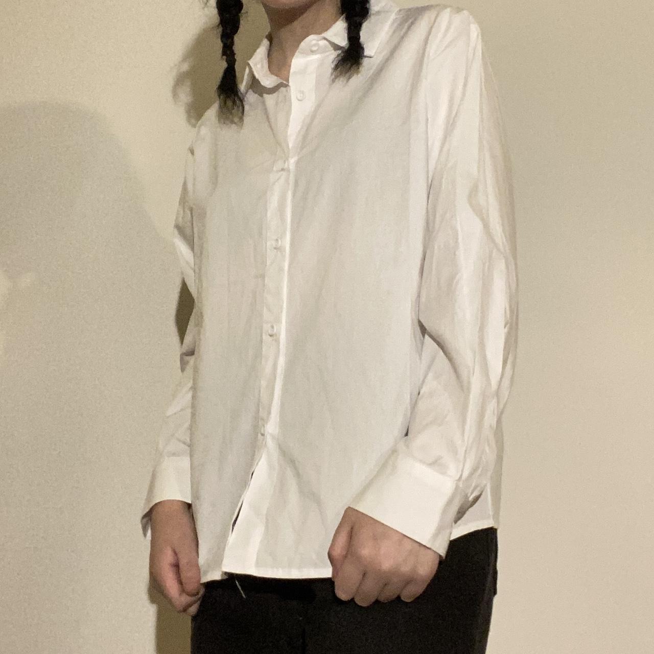 white button up shirt ★ — no tag but fits size... - Depop