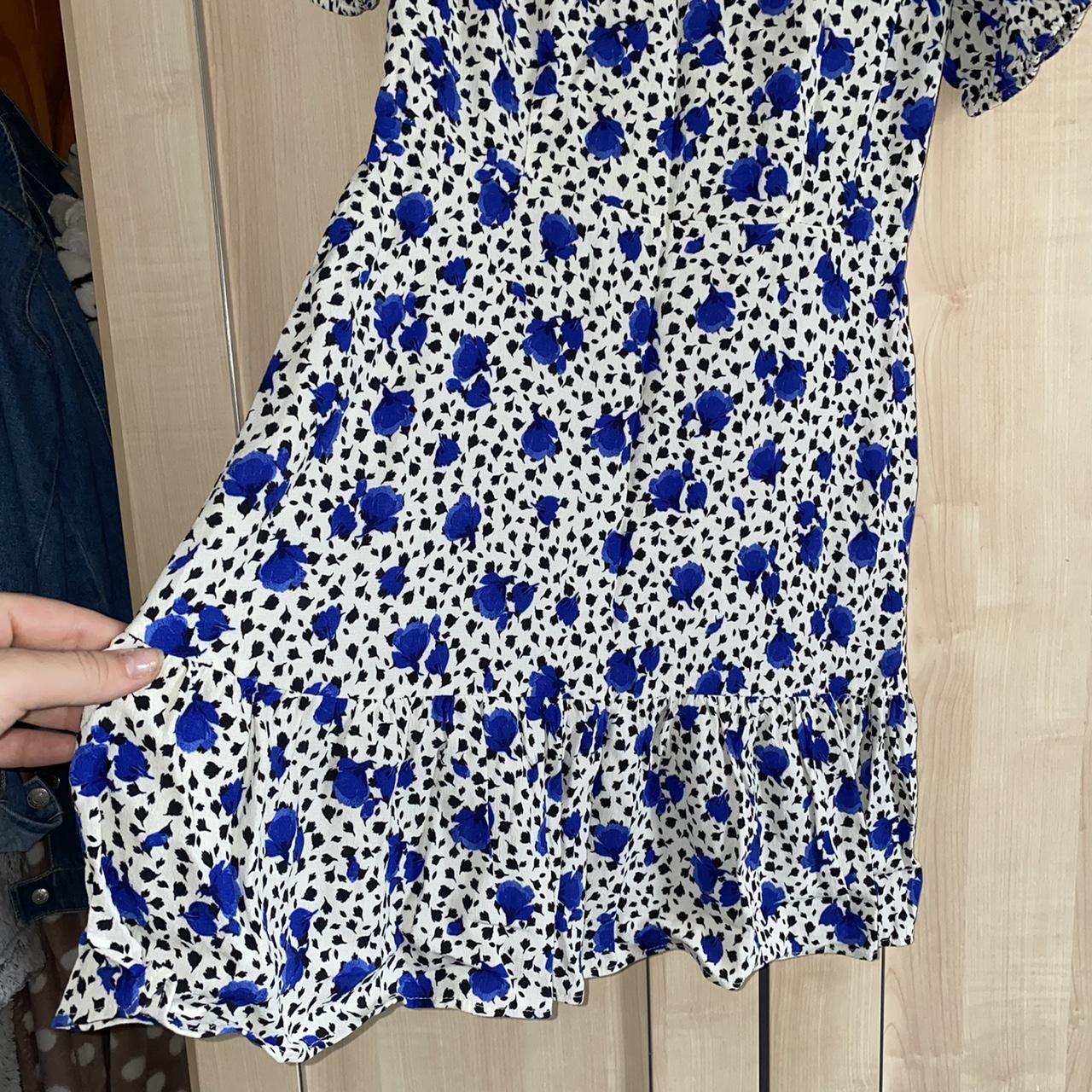 White and Blue floral dress. With elasticated... - Depop