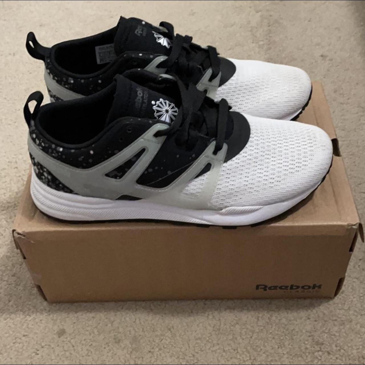Reebok Women's Black and White Trainers (2)
