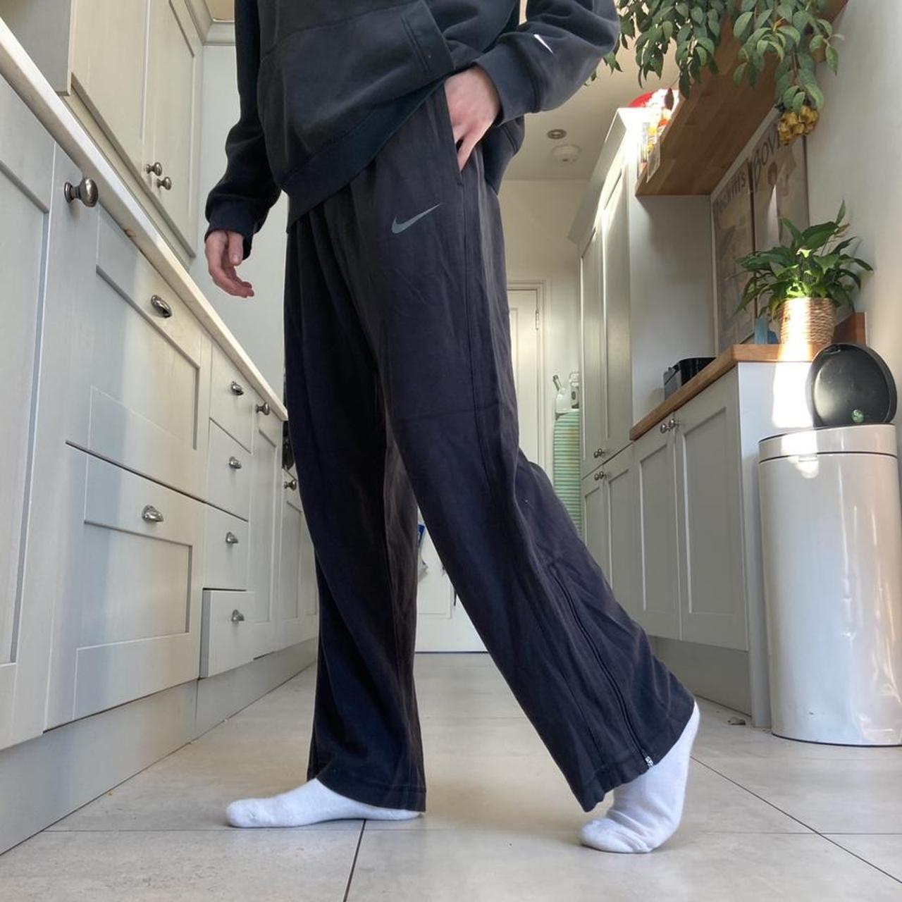 lightweight joggers nike