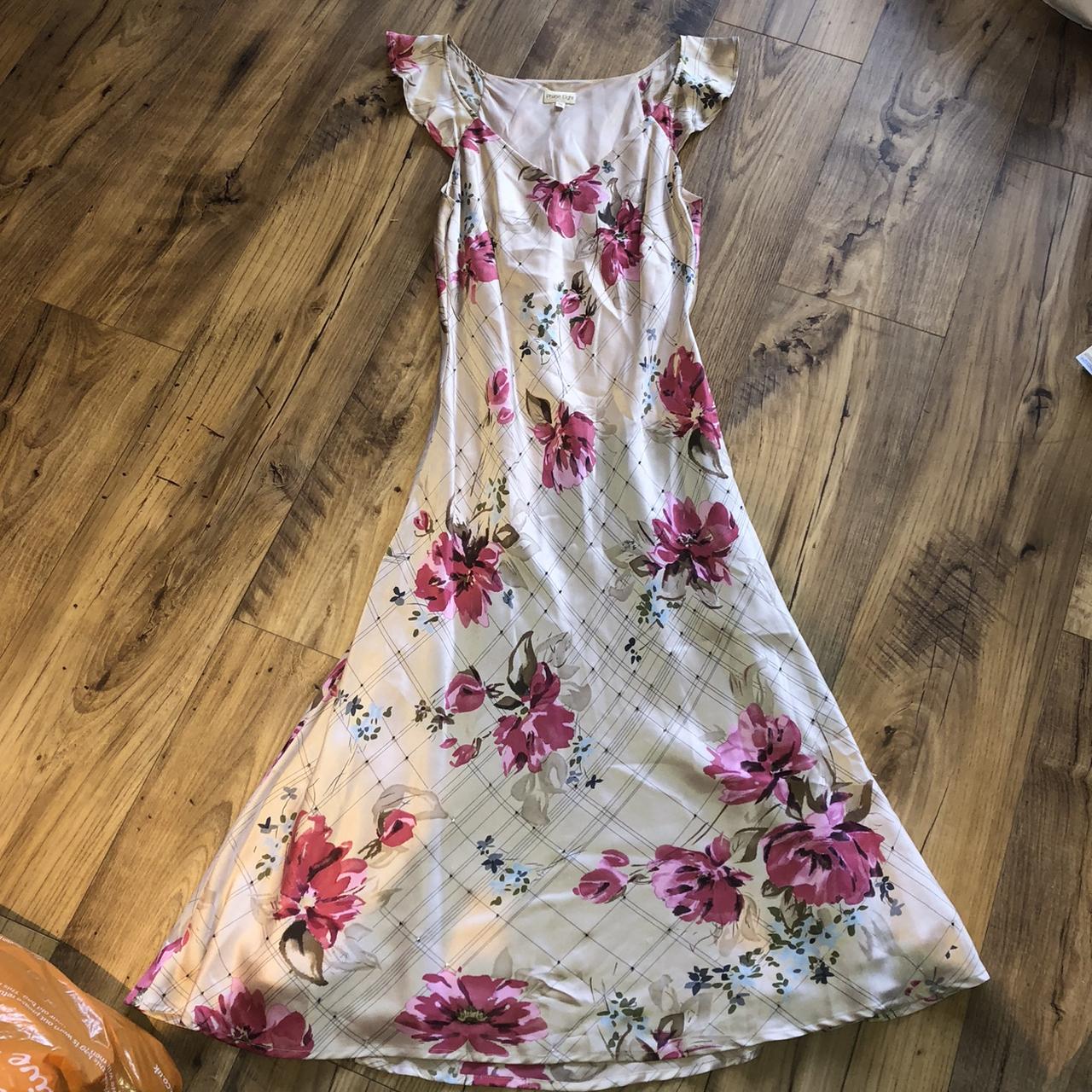 🌺 PHASE EIGHT 🌺 Gorgeous silk floral dress by Phase... - Depop