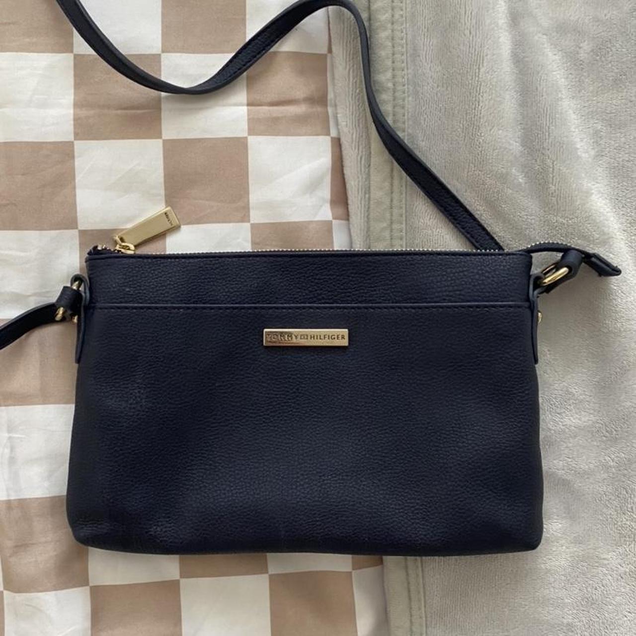 Navy Tommy Hilfiger bag - in good condition with... - Depop