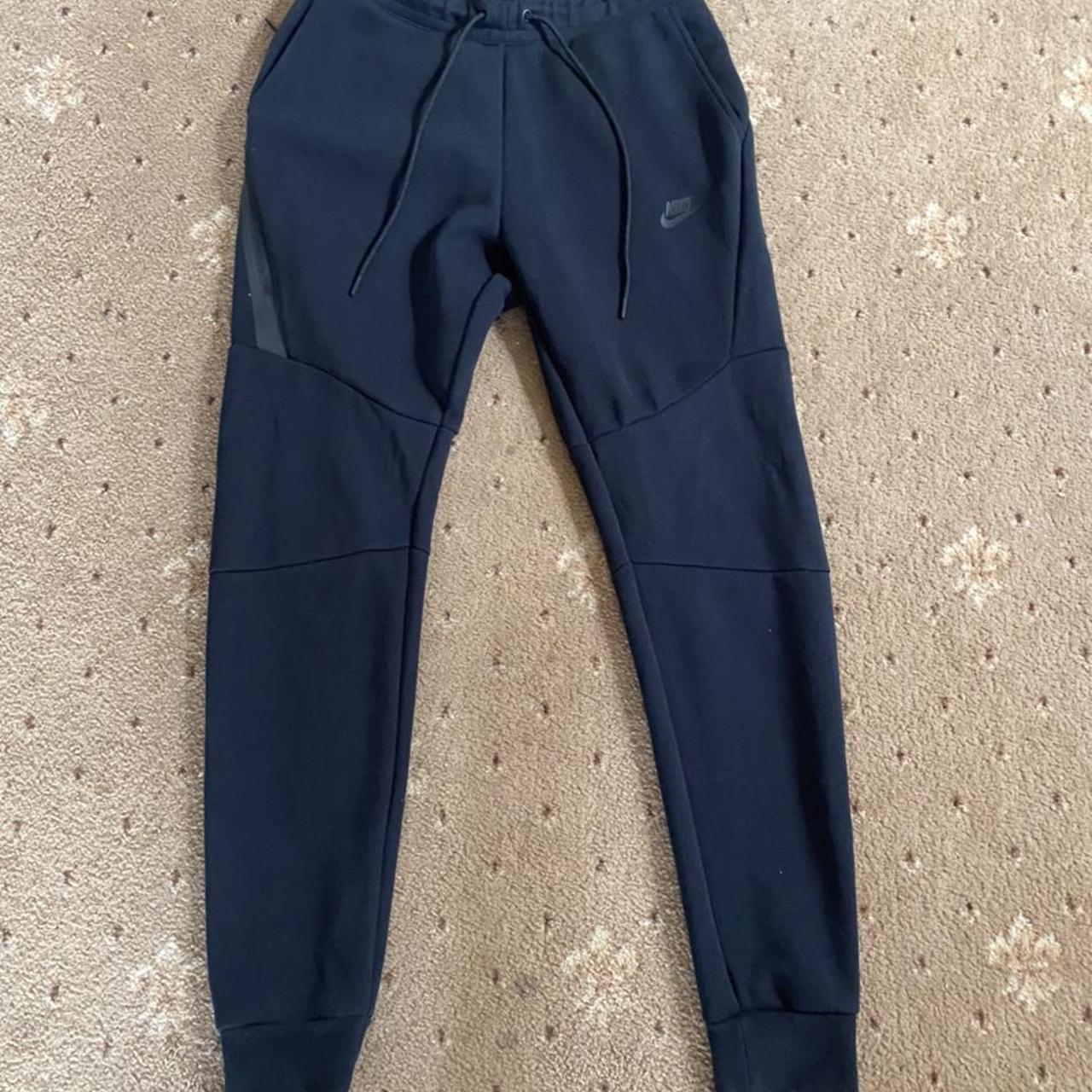 nike tech fleece joggers old season