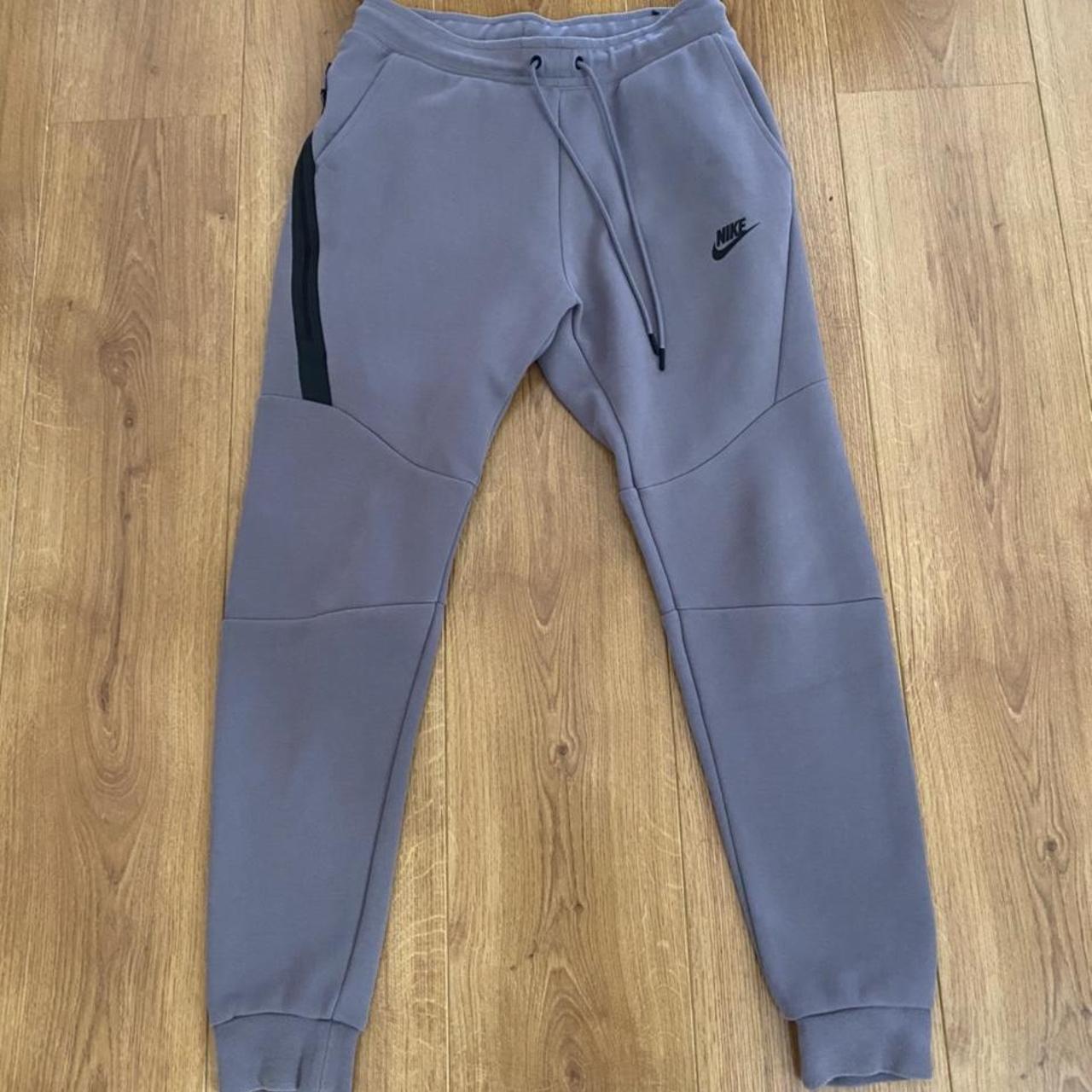 gunsmoke nike tech fleece