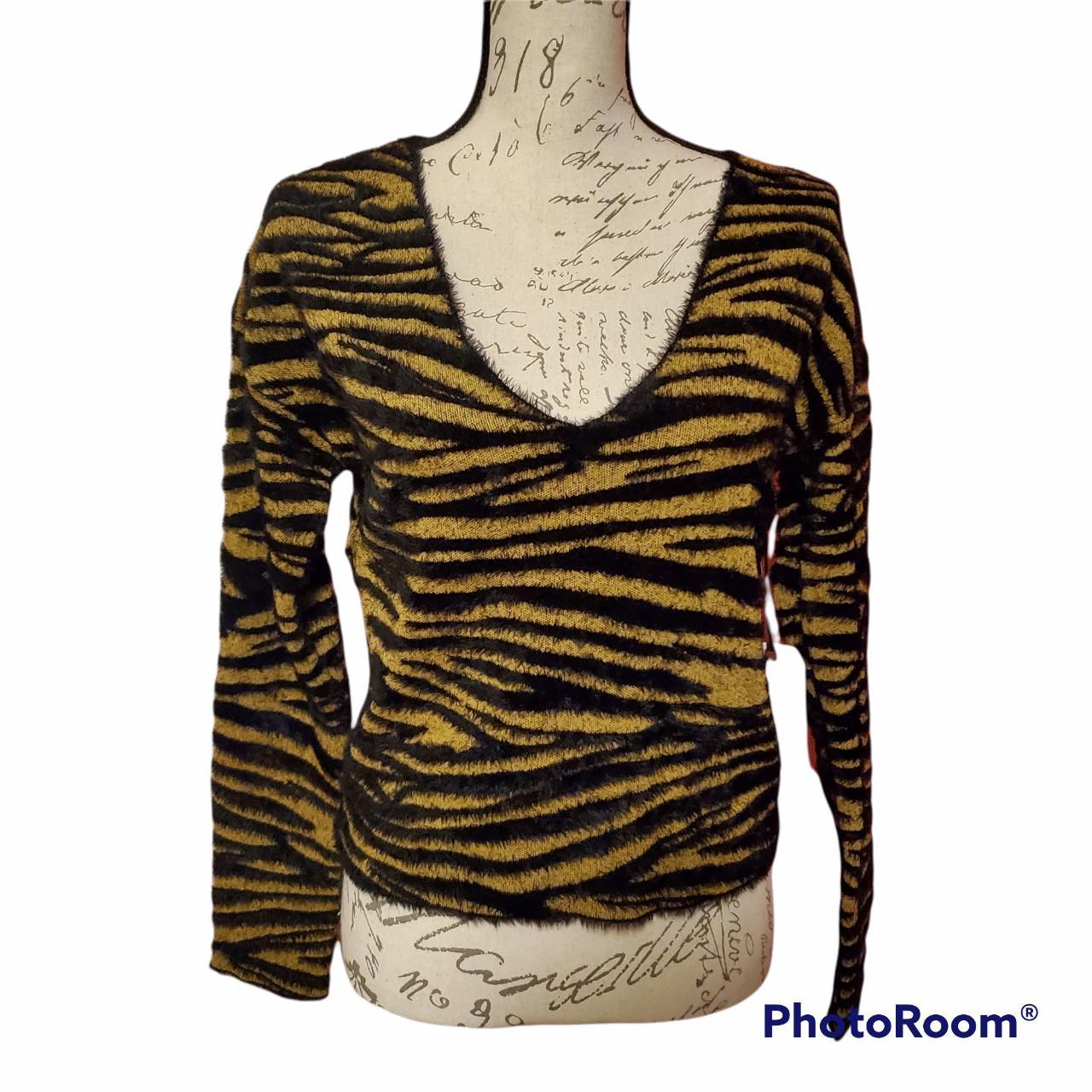 Product Image 1 - Simply gorgeous tiger stripe sweater