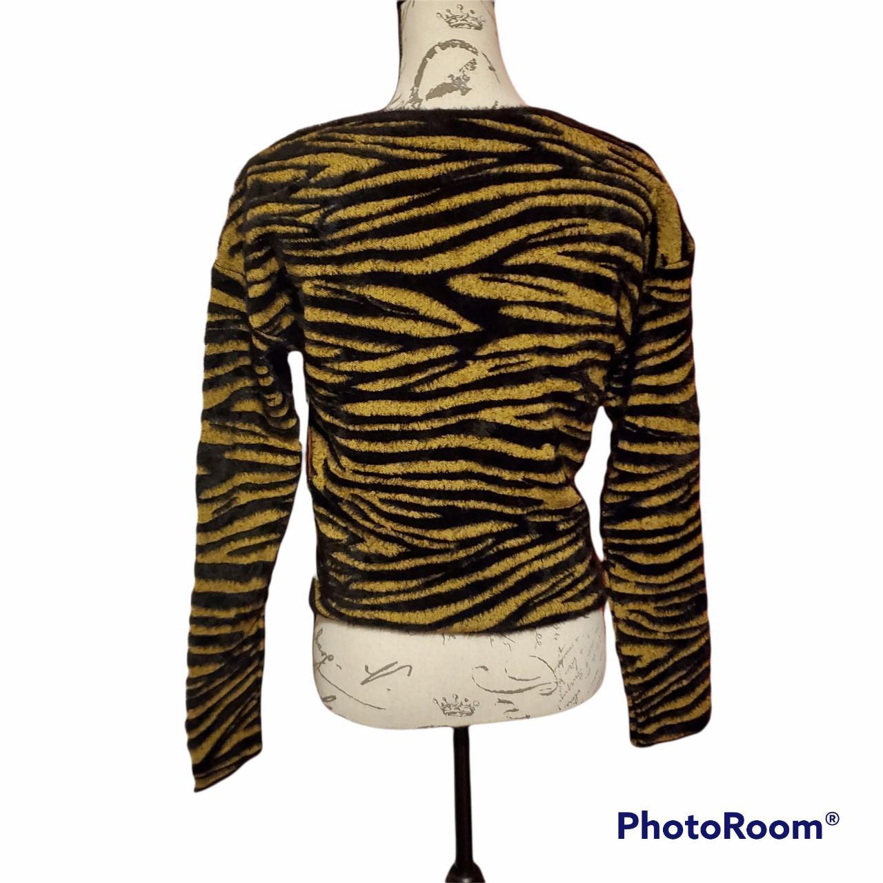 Product Image 3 - Simply gorgeous tiger stripe sweater