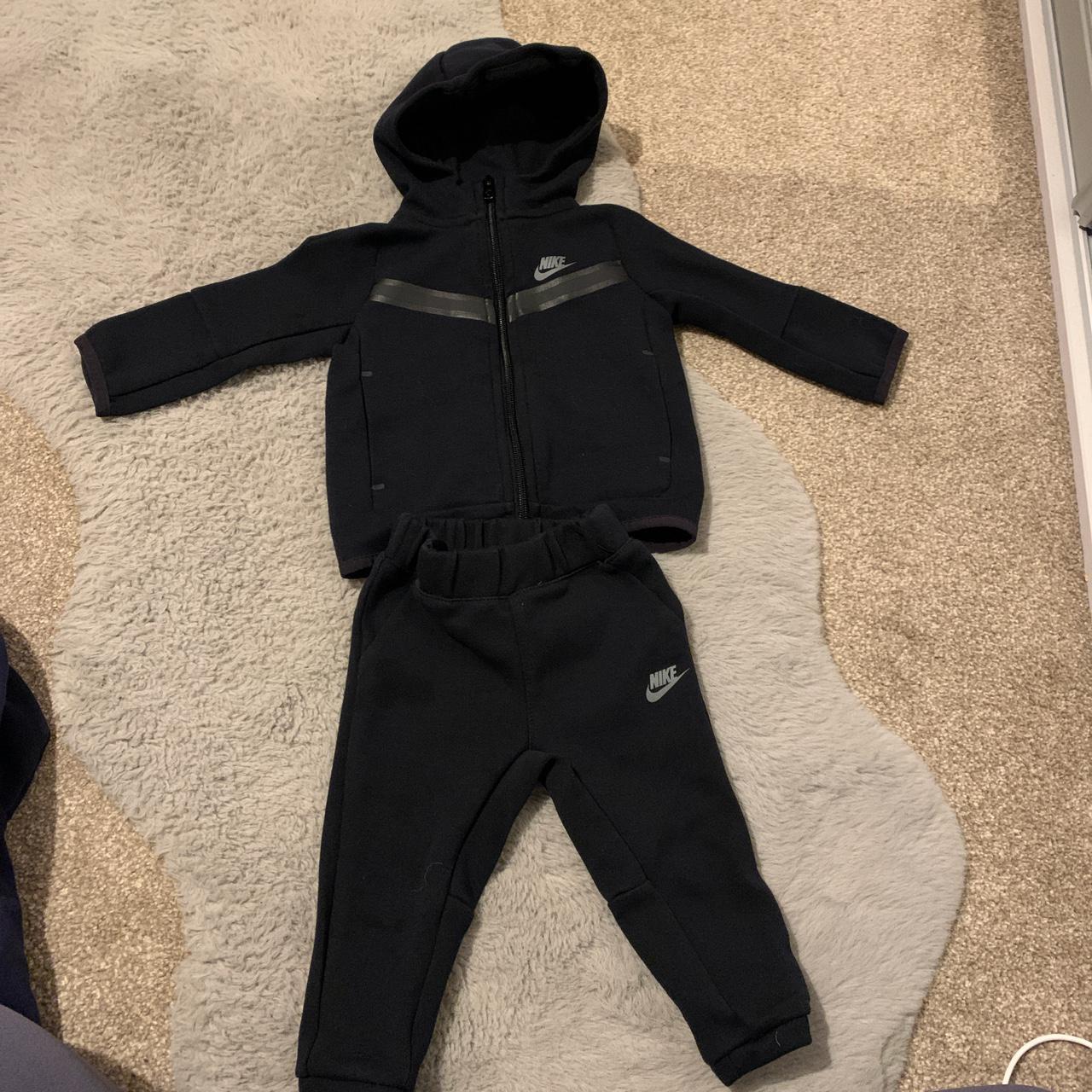 infant nike tech tracksuit