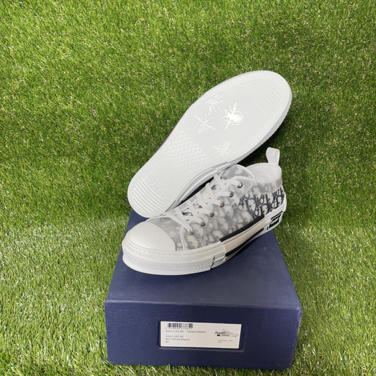 dior b23 low on feet